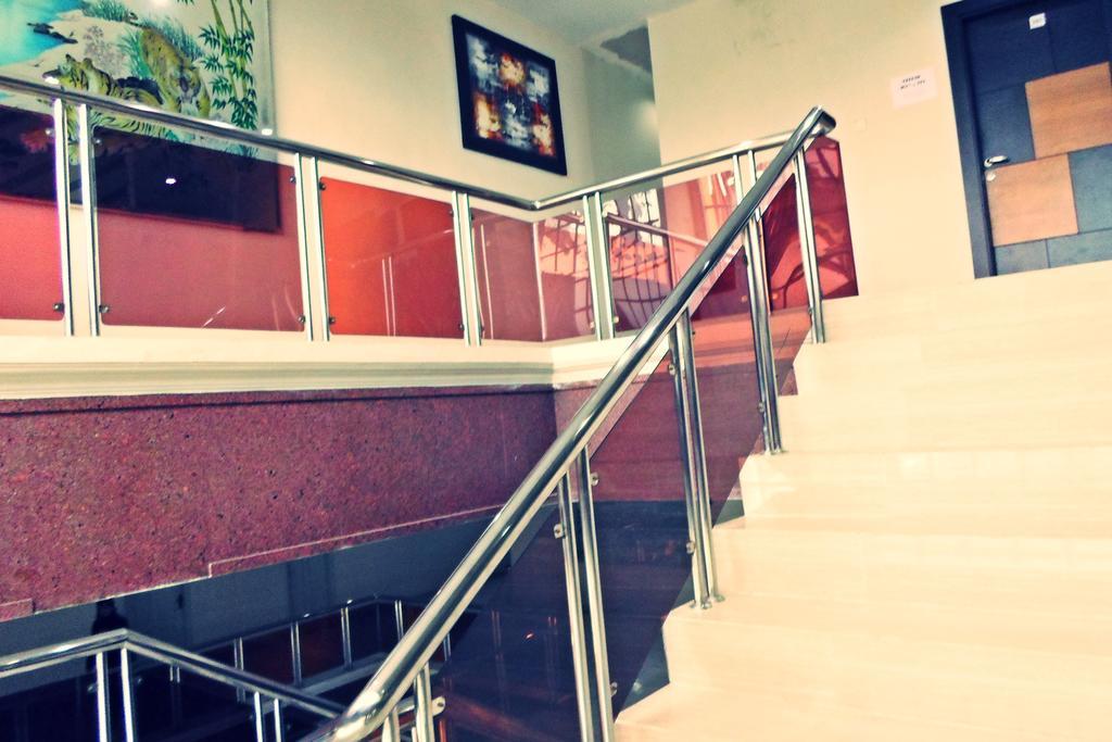 Hotel Grand Karawang Indah Buitenkant foto