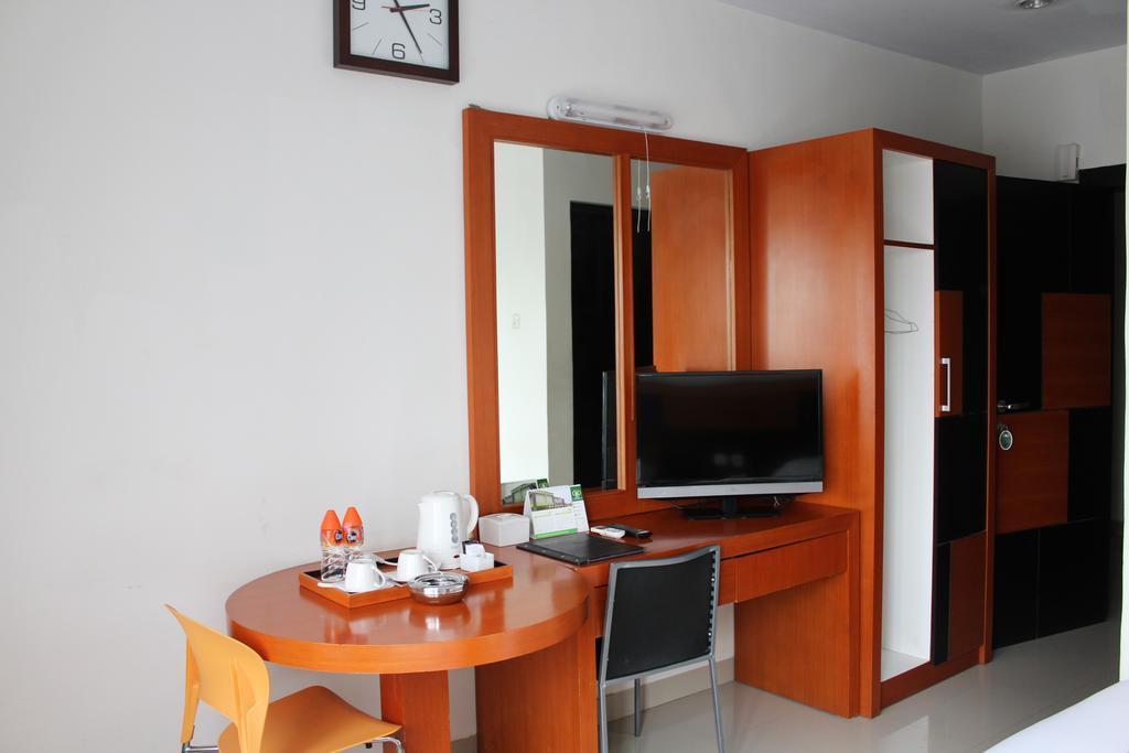 Hotel Grand Karawang Indah Buitenkant foto