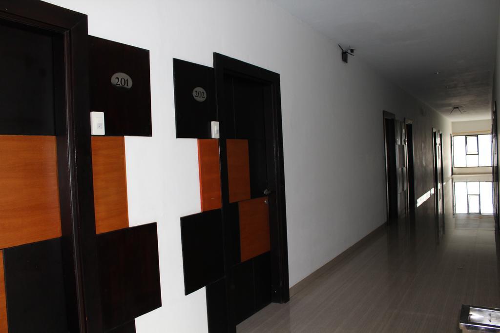 Hotel Grand Karawang Indah Buitenkant foto