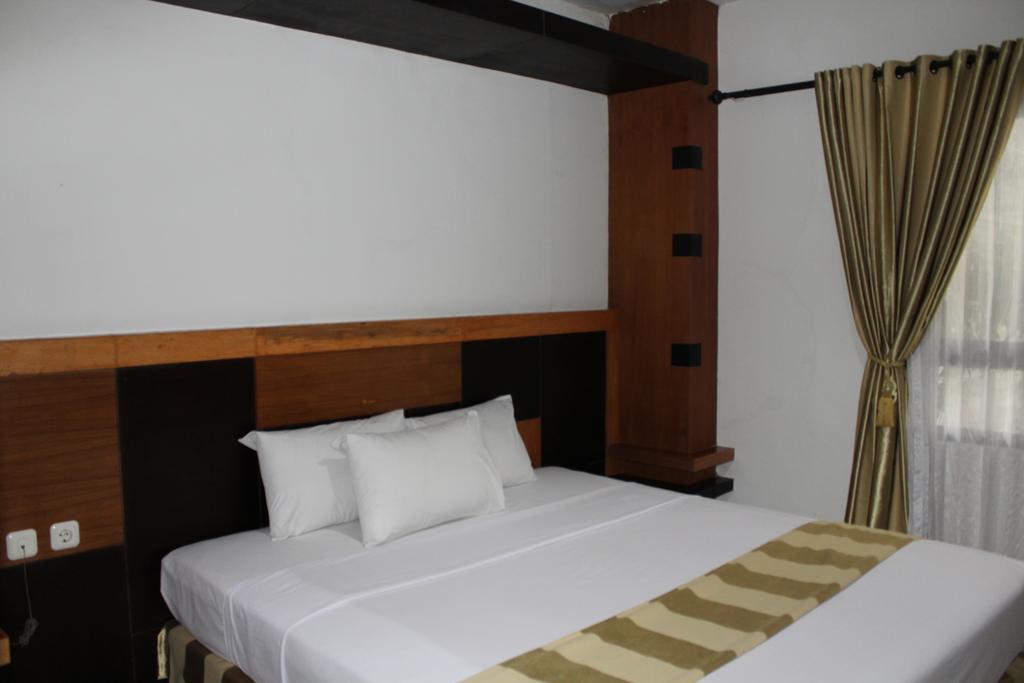 Hotel Grand Karawang Indah Buitenkant foto