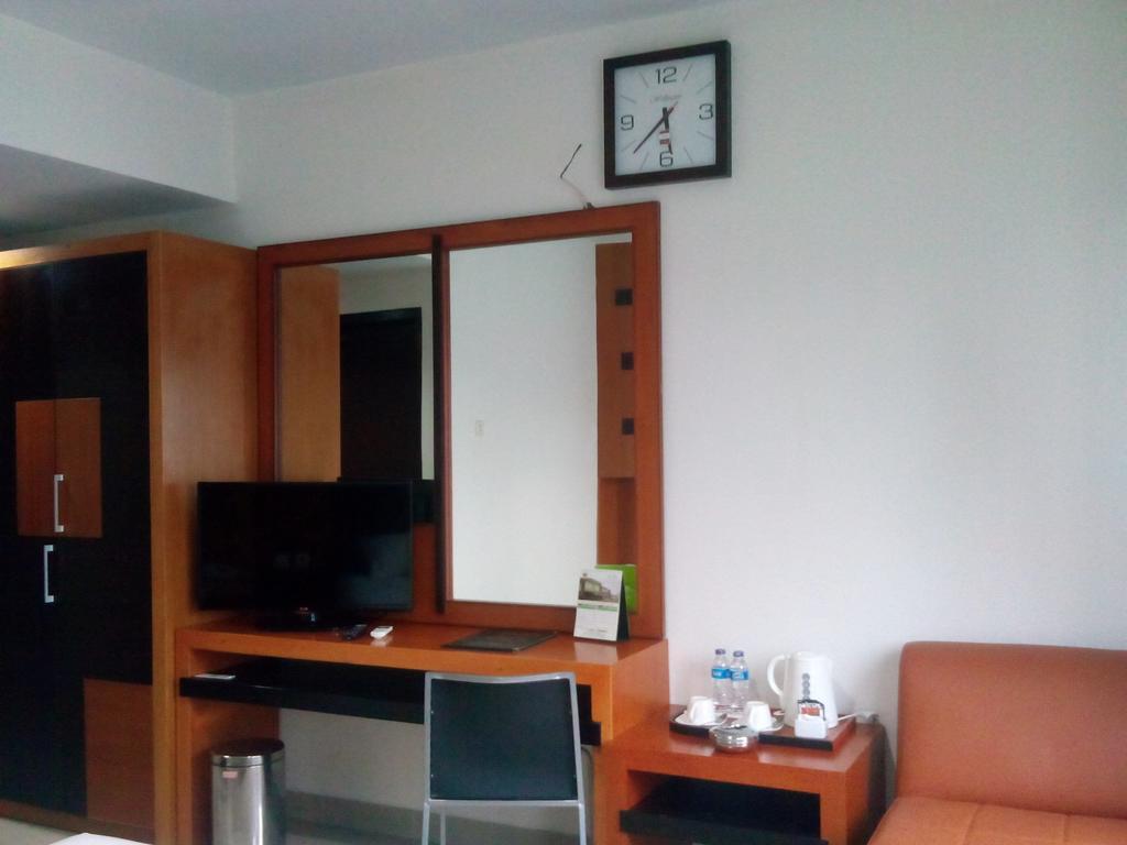 Hotel Grand Karawang Indah Kamer foto