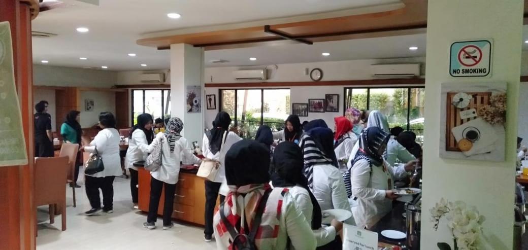 Hotel Grand Karawang Indah Buitenkant foto